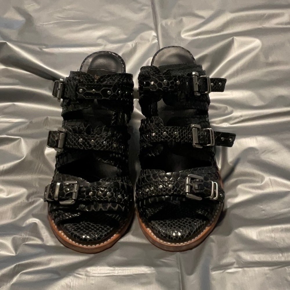 Freebird Slip On Caitlyn